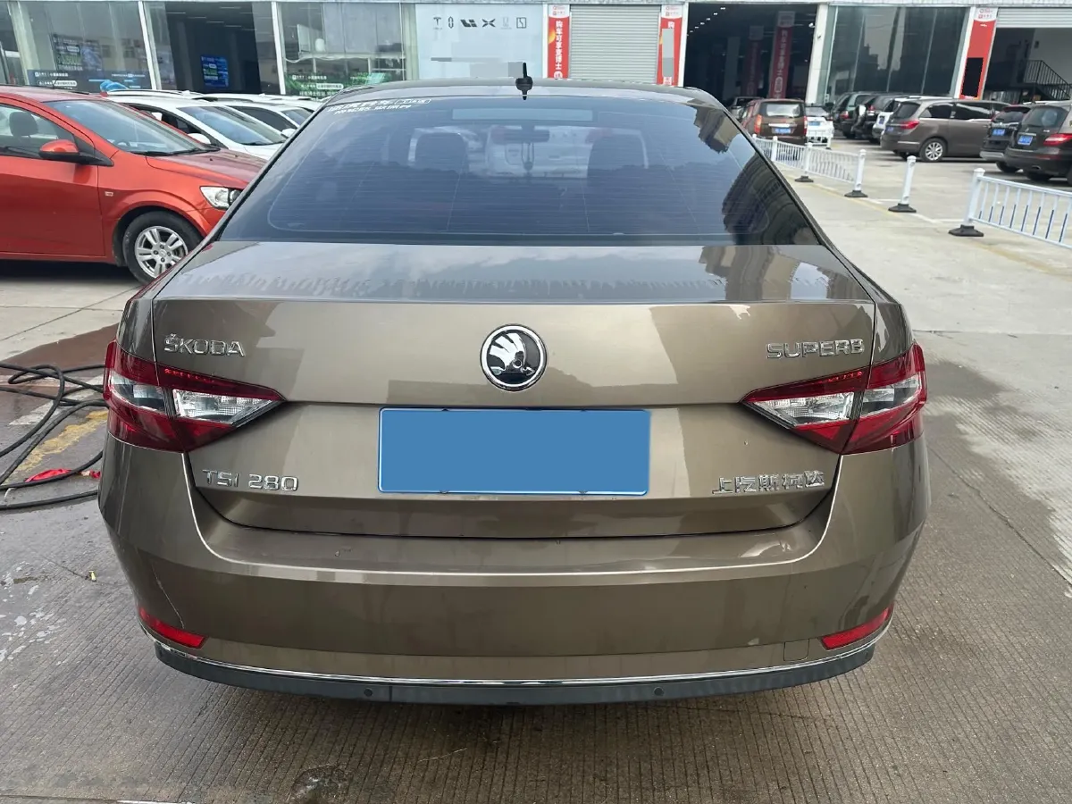 2018 Skoda Superb 1.8T 180HP L4 7DCT,autocango,china used car exporter,china ev exporter,chinese used car exporter,chinese used ev exporter