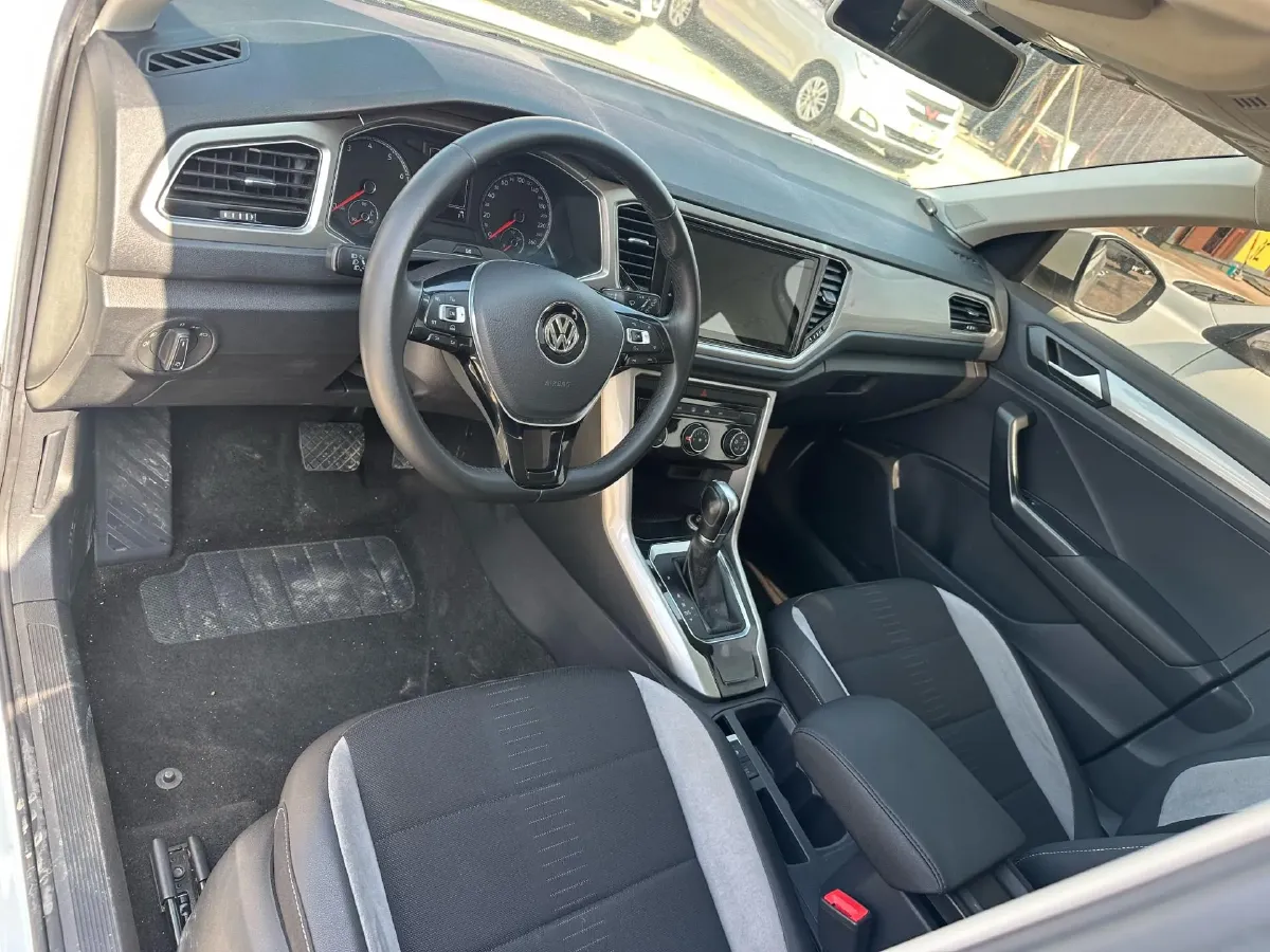 2019 Volkswagen T-Roc 1.4T 131HP L4 7DCT,autocango,china used car exporter,china ev exporter,chinese used car exporter,chinese used ev exporter