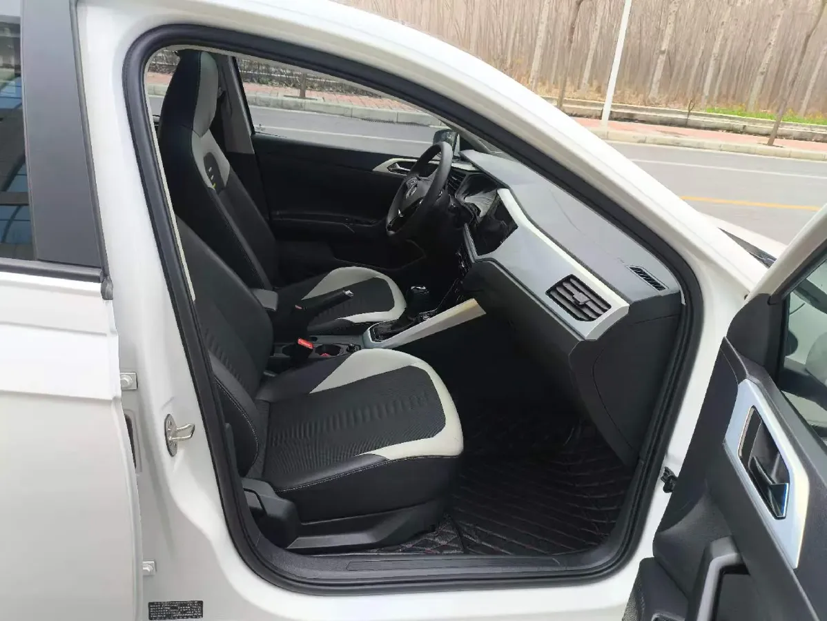 2021 Haval H6 1.5T 169HP L4 7DCT,autocango,china used car exporter,china ev exporter,chinese used car exporter,chinese used ev exporter