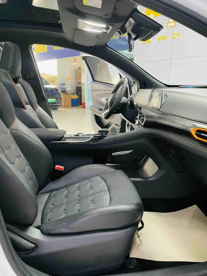 2022 ChangAn UNI-T 1.5T 188HP L4 7DCT,autocango,china used car exporter,china ev exporter,chinese used car exporter,chinese used ev exporter