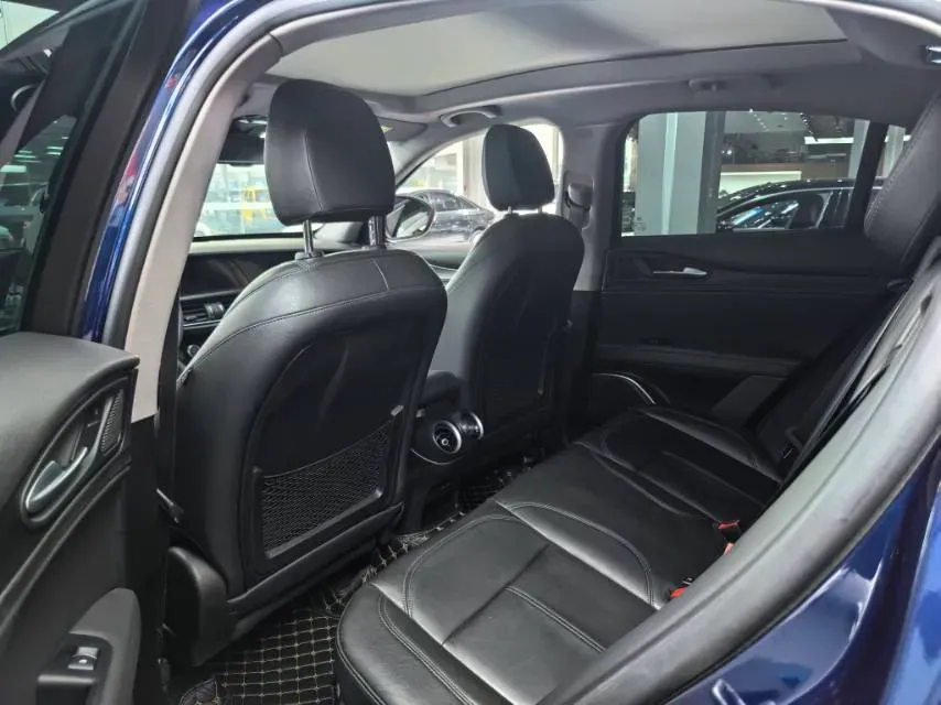 2017 Jaguar XE 2.0T 240HP L4 8AT,autocango,china used car exporter,china ev exporter,chinese used car exporter,chinese used ev exporter