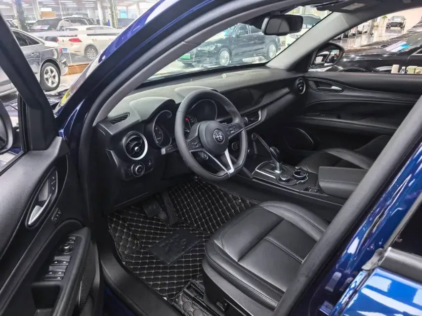 2017 Jaguar XE 2.0T 240HP L4 8AT,autocango,china used car exporter,china ev exporter,chinese used car exporter,chinese used ev exporter