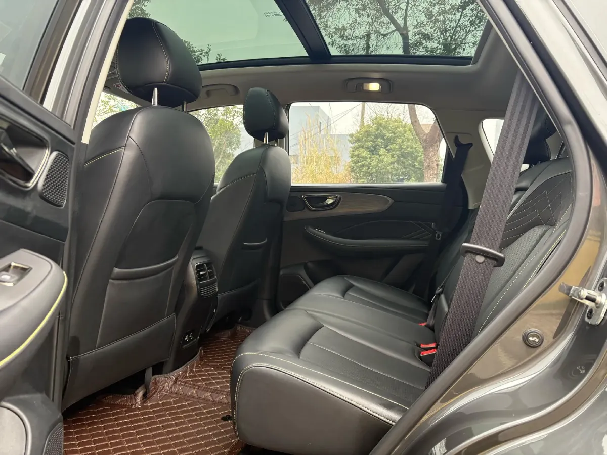 2021 Roewe RX5 1.5T 181HP L4 7DCT,autocango,china used car exporter,china ev exporter,chinese used car exporter,chinese used ev exporter