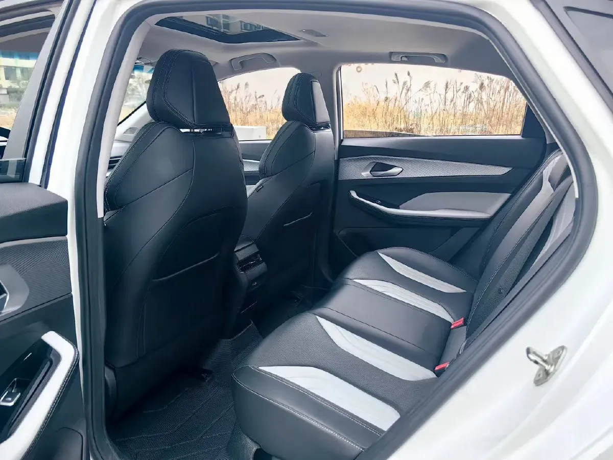 2024 Geely Binray 1.5T 181HP L4 7DCT,autocango,china used car exporter,china ev exporter,chinese used car exporter,chinese used ev exporter