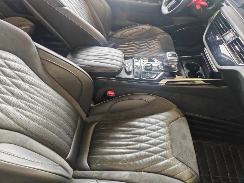 2022 HongQi HS5 2.0T 224HP L4 6AT,autocango,china used car exporter,china ev exporter,chinese used car exporter,chinese used ev exporter