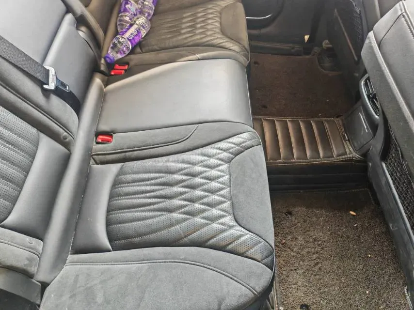 2022 HongQi HS5 2.0T 224HP L4 6AT,autocango,china used car exporter,china ev exporter,chinese used car exporter,chinese used ev exporter