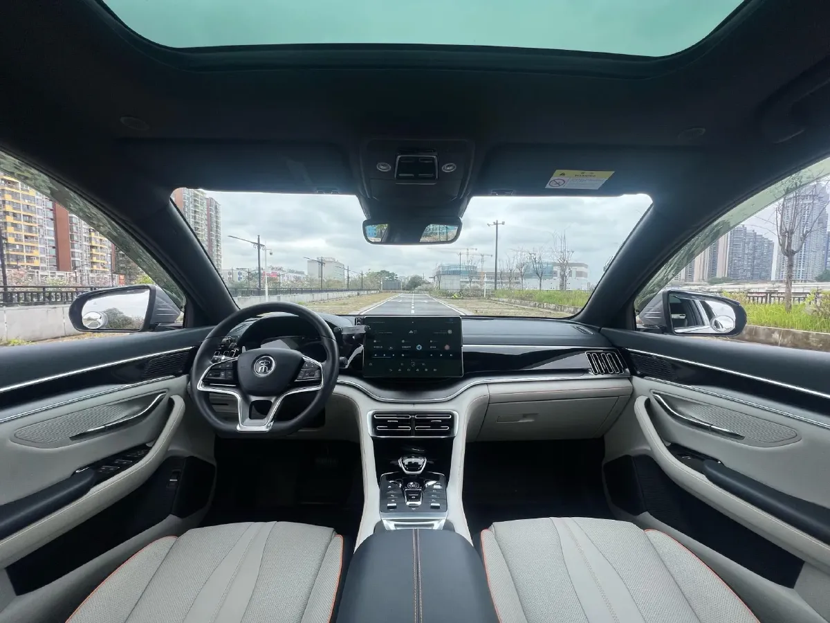 2022 Geely JiaJi 1.5T 177HP L3 7DCT PHEV 15.5KWH,autocango,china used car exporter,china ev exporter,chinese used car exporter,chinese used ev exporter