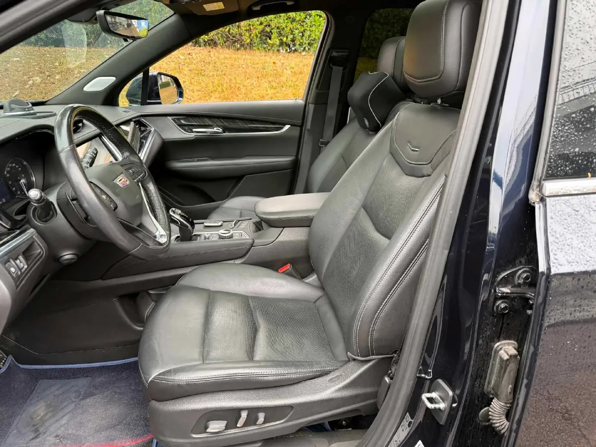 2022 Cadillac XT6 2.0T 237HP L4 9AT,autocango,china used car exporter,china ev exporter,chinese used car exporter,chinese used ev exporter