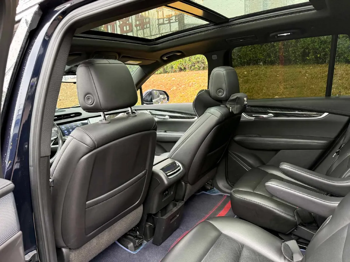 2022 Cadillac XT6 2.0T 237HP L4 9AT,autocango,china used car exporter,china ev exporter,chinese used car exporter,chinese used ev exporter