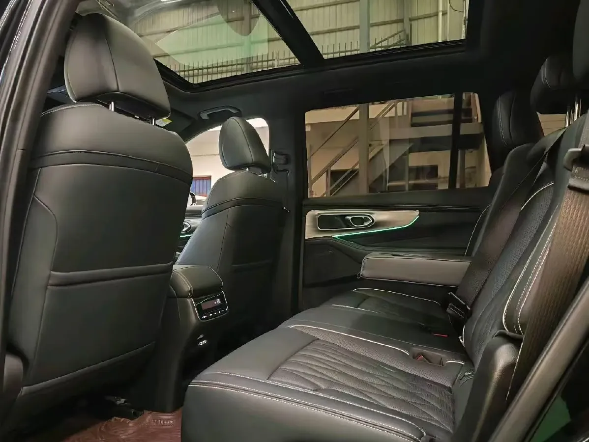 2022 GAC Trumpchi GS8 2.0T 252HP L4 8AT,autocango,china used car exporter,china ev exporter,chinese used car exporter,chinese used ev exporter