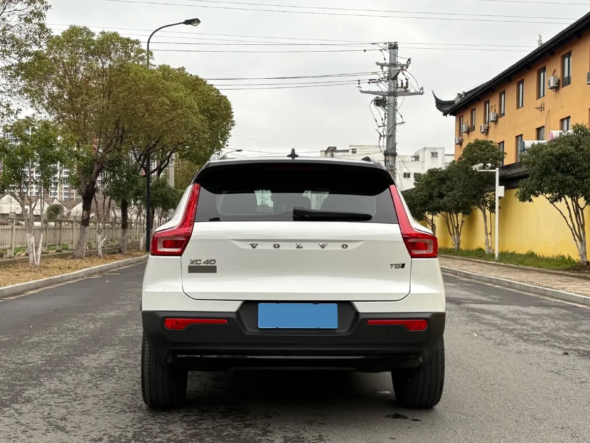 2021 Volvo XC40 2.0T 247HP L4 8AT,autocango,china used car exporter,china ev exporter,chinese used car exporter,chinese used ev exporter