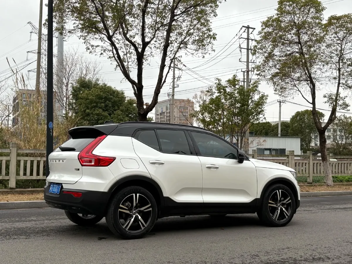 2021 Volvo XC40 2.0T 247HP L4 8AT,autocango,china used car exporter,china ev exporter,chinese used car exporter,chinese used ev exporter