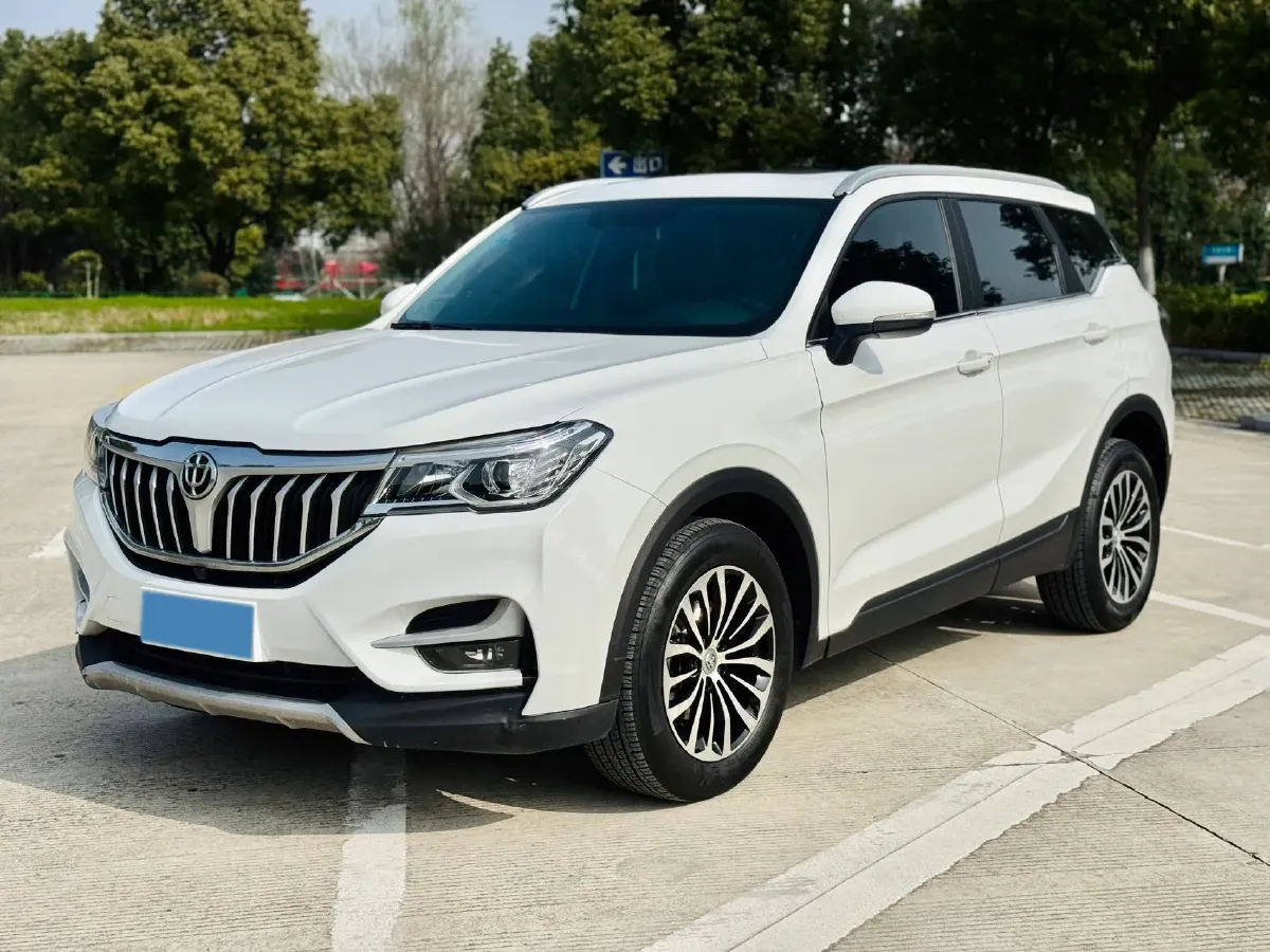 2018 Brilliance Auto V6 1.5T 150HP L4 6MT,autocango,china used car exporter,china ev exporter,chinese used car exporter,chinese used ev exporter