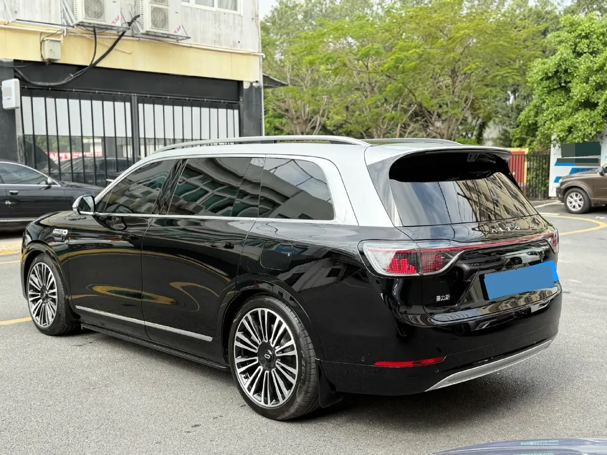 2025 AITO AITO M9 REEV 160HP REEV 52KWH,autocango,china used car exporter,china ev exporter,chinese used car exporter,chinese used ev exporter