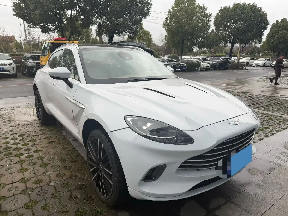 2022 Aston Martin DBX 3.0T 435HP L6 9AT,autocango,china used car exporter,china ev exporter,chinese used car exporter,chinese used ev exporter