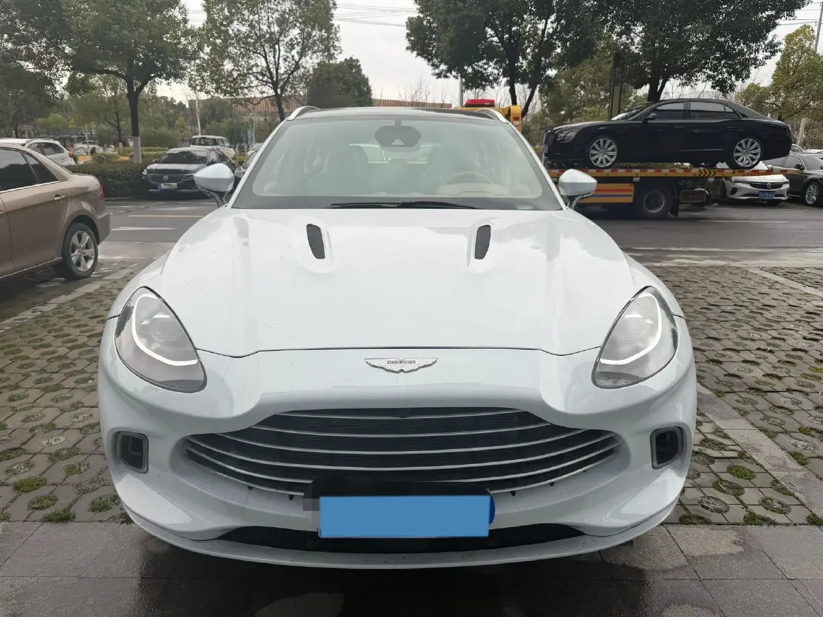 2022 Aston Martin DBX 3.0T 435HP L6 9AT,autocango,china used car exporter,china ev exporter,chinese used car exporter,chinese used ev exporter
