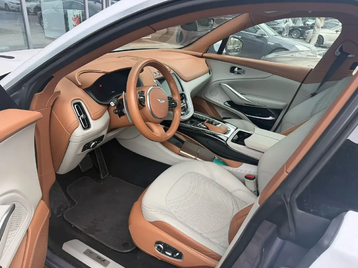 2022 Aston Martin DBX 3.0T 435HP L6 9AT,autocango,china used car exporter,china ev exporter,chinese used car exporter,chinese used ev exporter