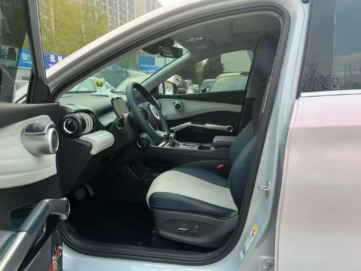 2022 Roewe RX5 MAX 1.5T 181HP L4 6AT,autocango,china used car exporter,china ev exporter,chinese used car exporter,chinese used ev exporter