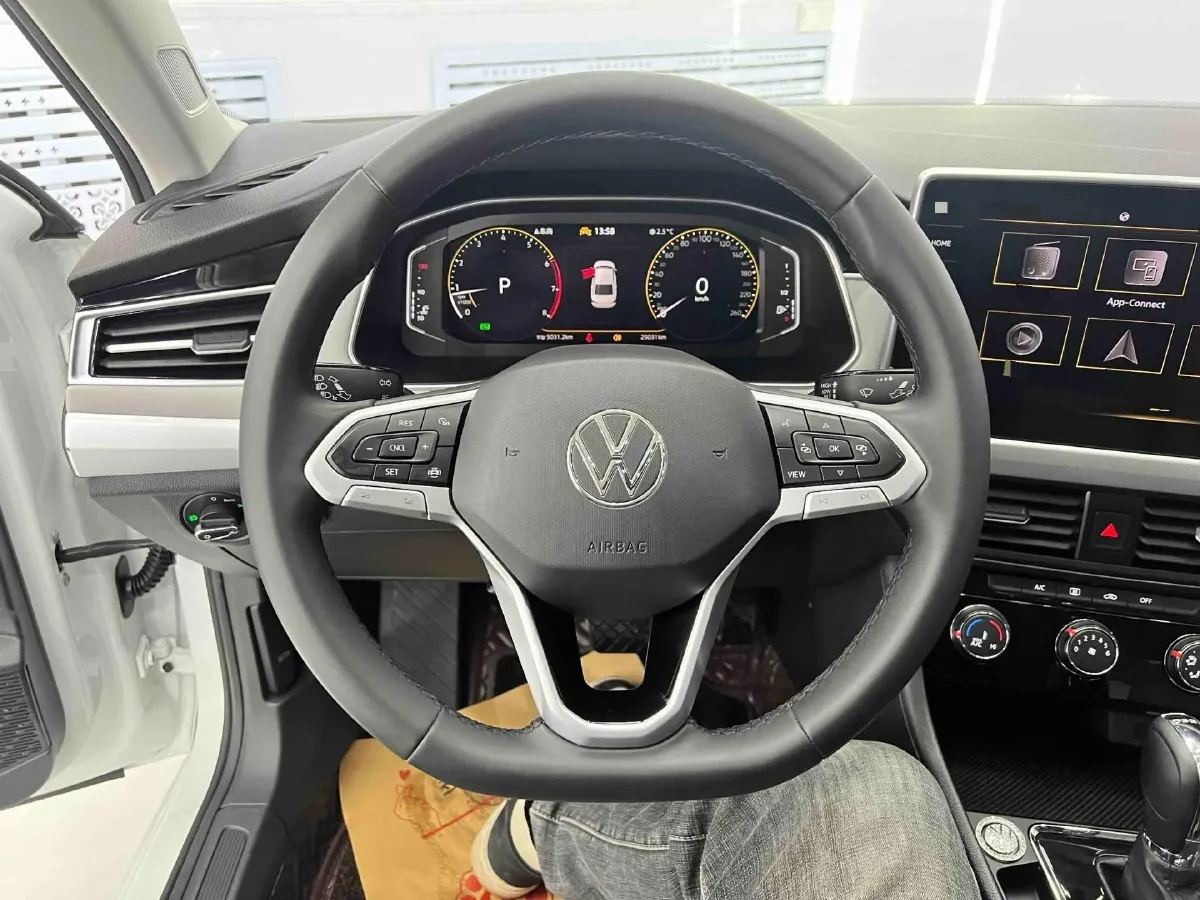 2023 Volkswagen Bora 1.2T 116HP L4 7DCT,autocango,china used car exporter,china ev exporter,chinese used car exporter,chinese used ev exporter