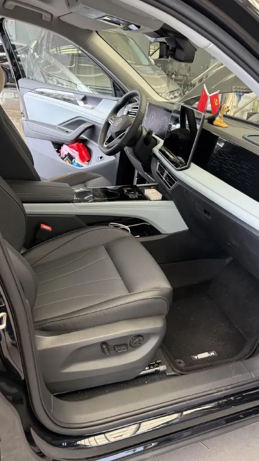 2024 Volkswagen Tiguan L 2.0T 186HP L4 7DCT,autocango,china used car exporter,china ev exporter,chinese used car exporter,chinese used ev exporter