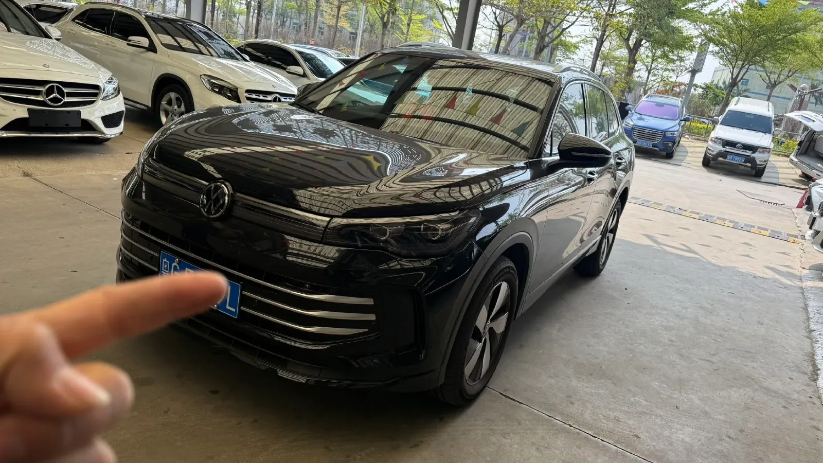 2024 Volkswagen Tiguan L 2.0T 186HP L4 7DCT,autocango,china used car exporter,china ev exporter,chinese used car exporter,chinese used ev exporter