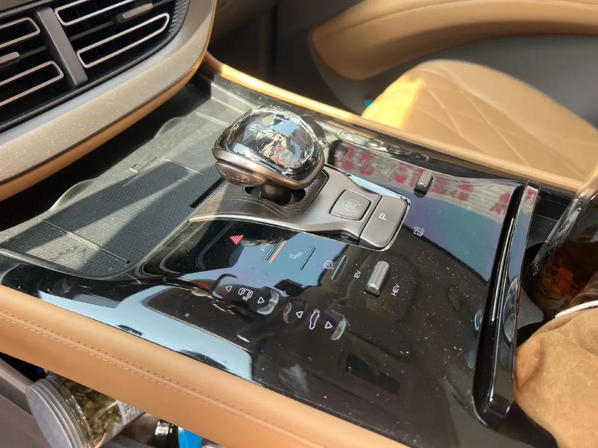 2024 Denza D9 1.5T 139HP L4 E-CVT PHEV 40KWH,autocango,china used car exporter,china ev exporter,chinese used car exporter,chinese used ev exporter