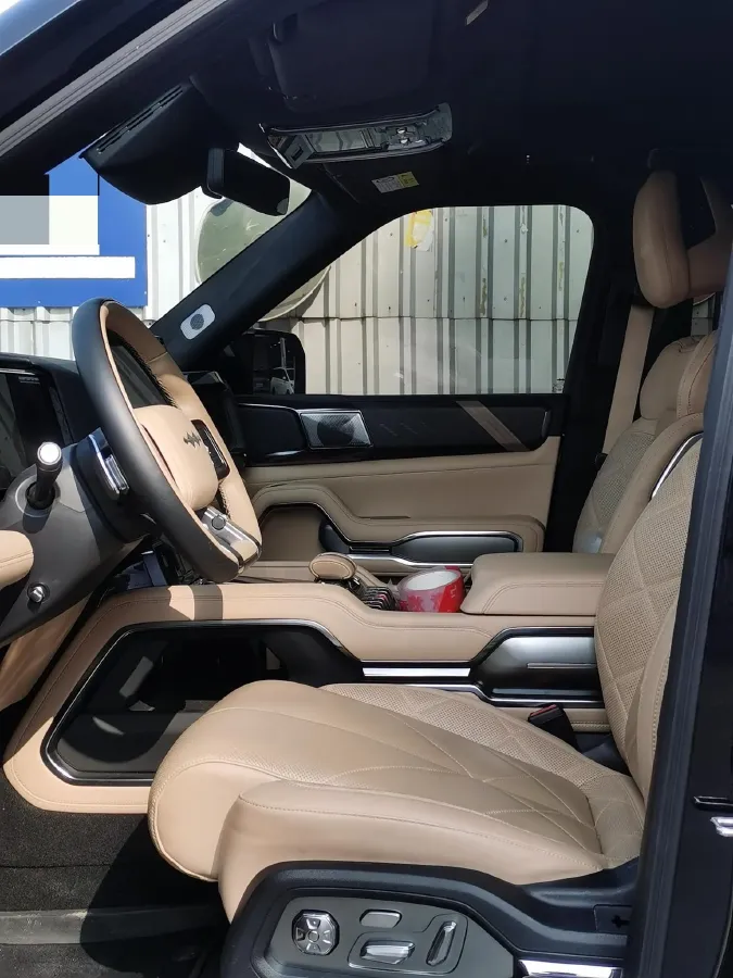 2025 FangChengBao Bao 8 2.0T 245HP L4 E-CVT PHEV 36.8KWH,autocango,china used car exporter,china ev exporter,chinese used car exporter,chinese used ev exporter