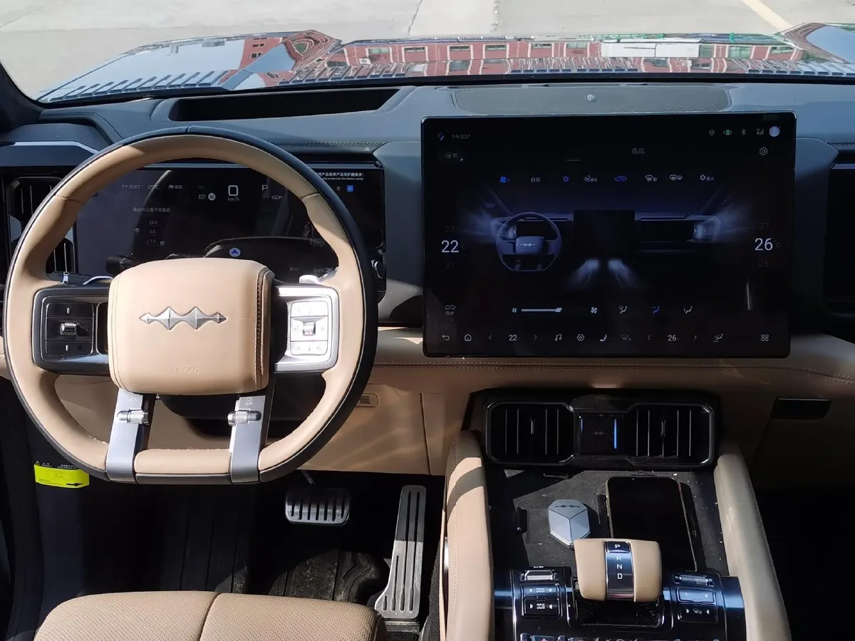 2025 FangChengBao Bao 8 2.0T 245HP L4 E-CVT PHEV 36.8KWH,autocango,china used car exporter,china ev exporter,chinese used car exporter,chinese used ev exporter