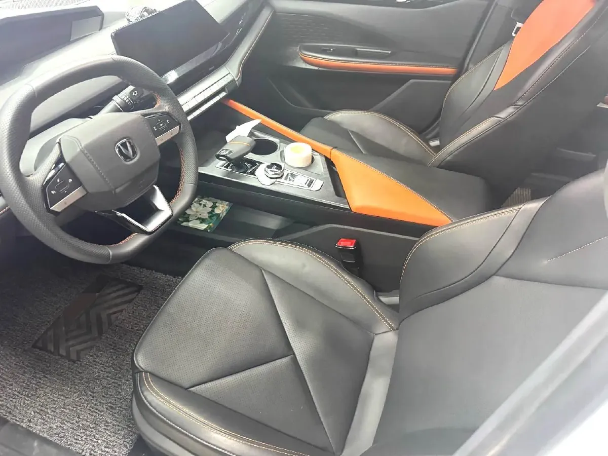 2023 ChangAn UNI-V iDD 1.5T 170HP L4 6TCT PHEV 18.4KWH,autocango,china used car exporter,china ev exporter,chinese used car exporter,chinese used ev exporter