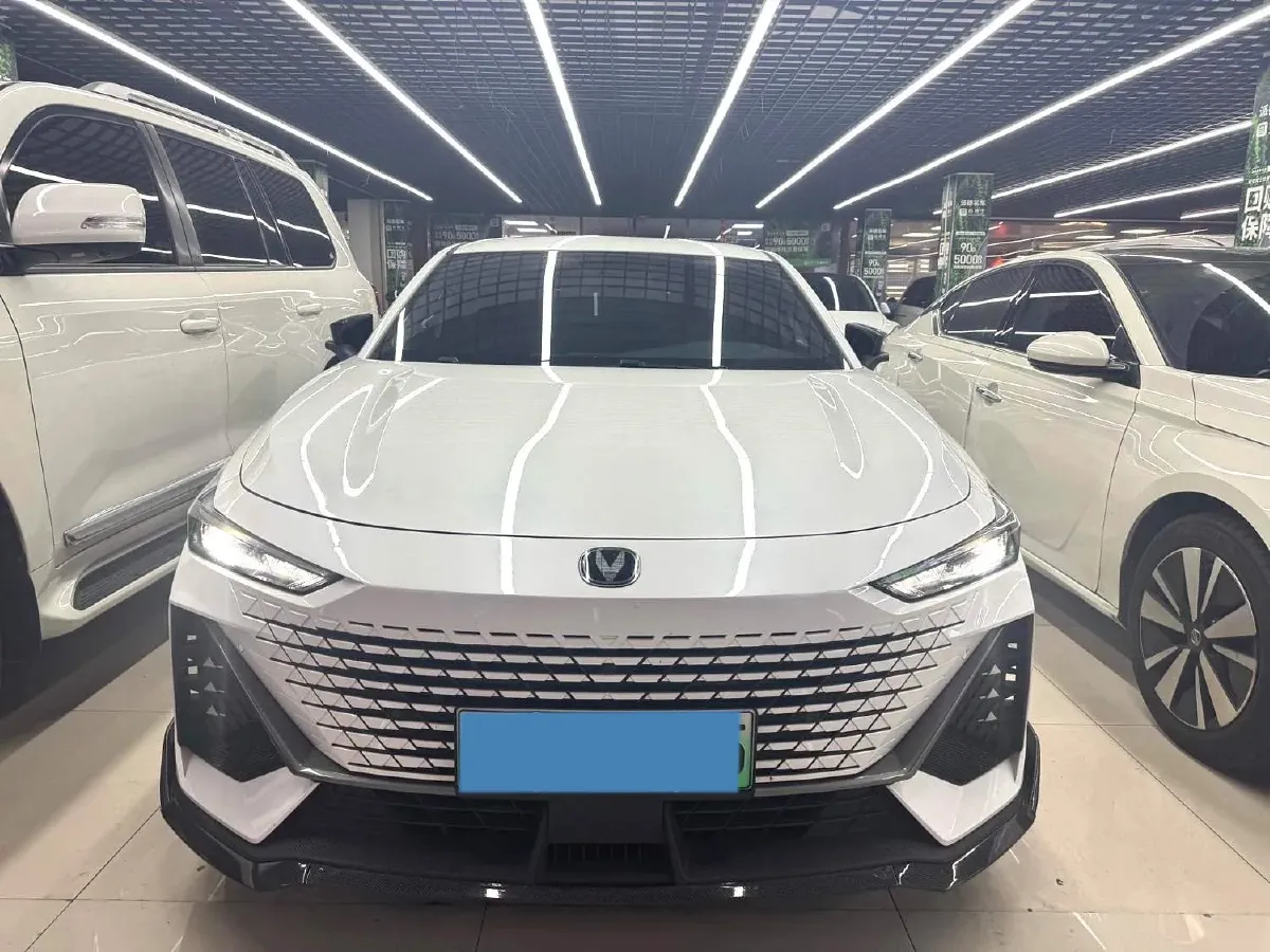 2023 ChangAn UNI-V iDD 1.5T 170HP L4 6TCT PHEV 18.4KWH,autocango,china used car exporter,china ev exporter,chinese used car exporter,chinese used ev exporter
