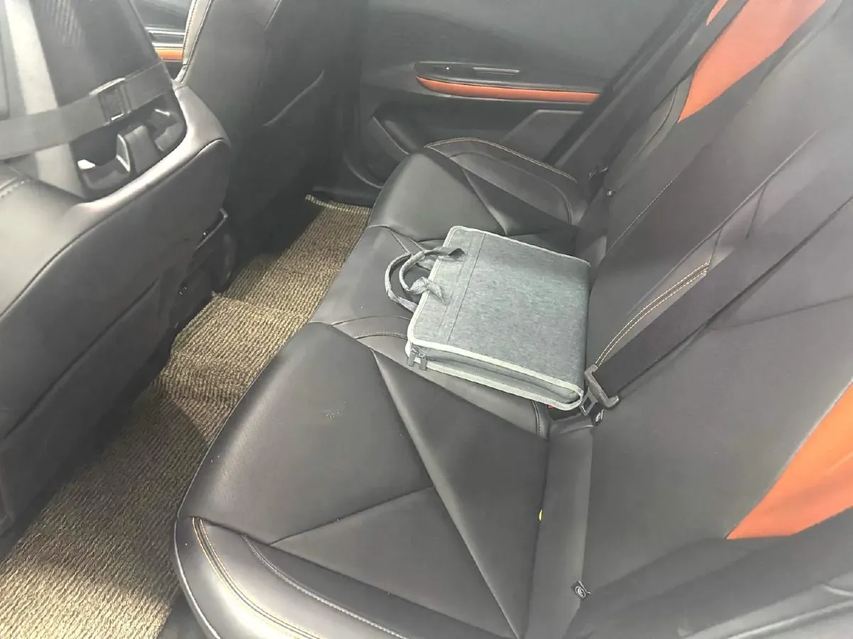 2023 ChangAn UNI-V iDD 1.5T 170HP L4 6TCT PHEV 18.4KWH,autocango,china used car exporter,china ev exporter,chinese used car exporter,chinese used ev exporter