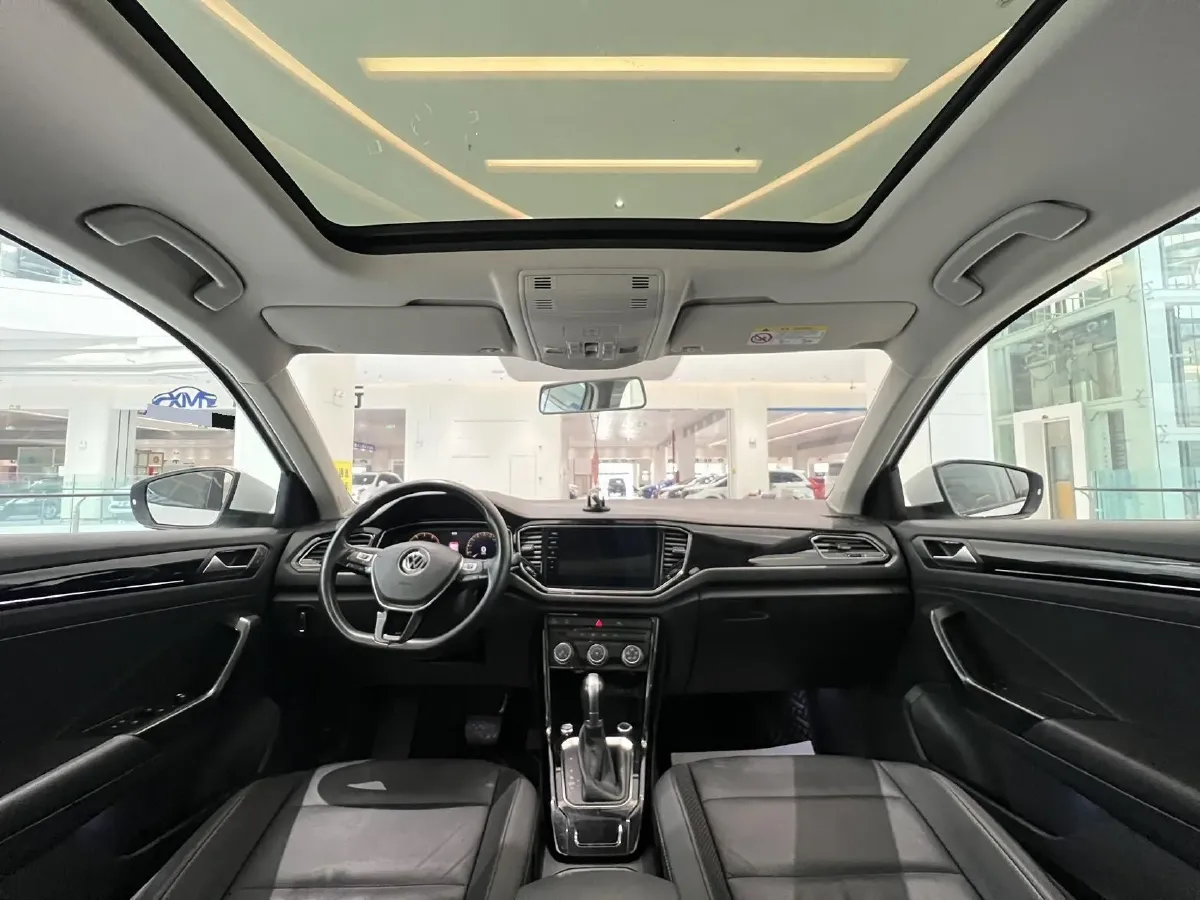 2022 Volkswagen T-Roc 1.4T 150HP L4 7DCT,autocango,china used car exporter,china ev exporter,chinese used car exporter,chinese used ev exporter