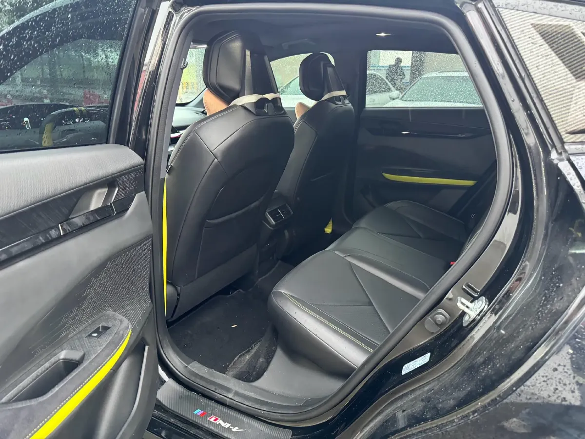 2022 ChangAn UNI-V 1.5T 188HP L4 7DCT,autocango,china used car exporter,china ev exporter,chinese used car exporter,chinese used ev exporter