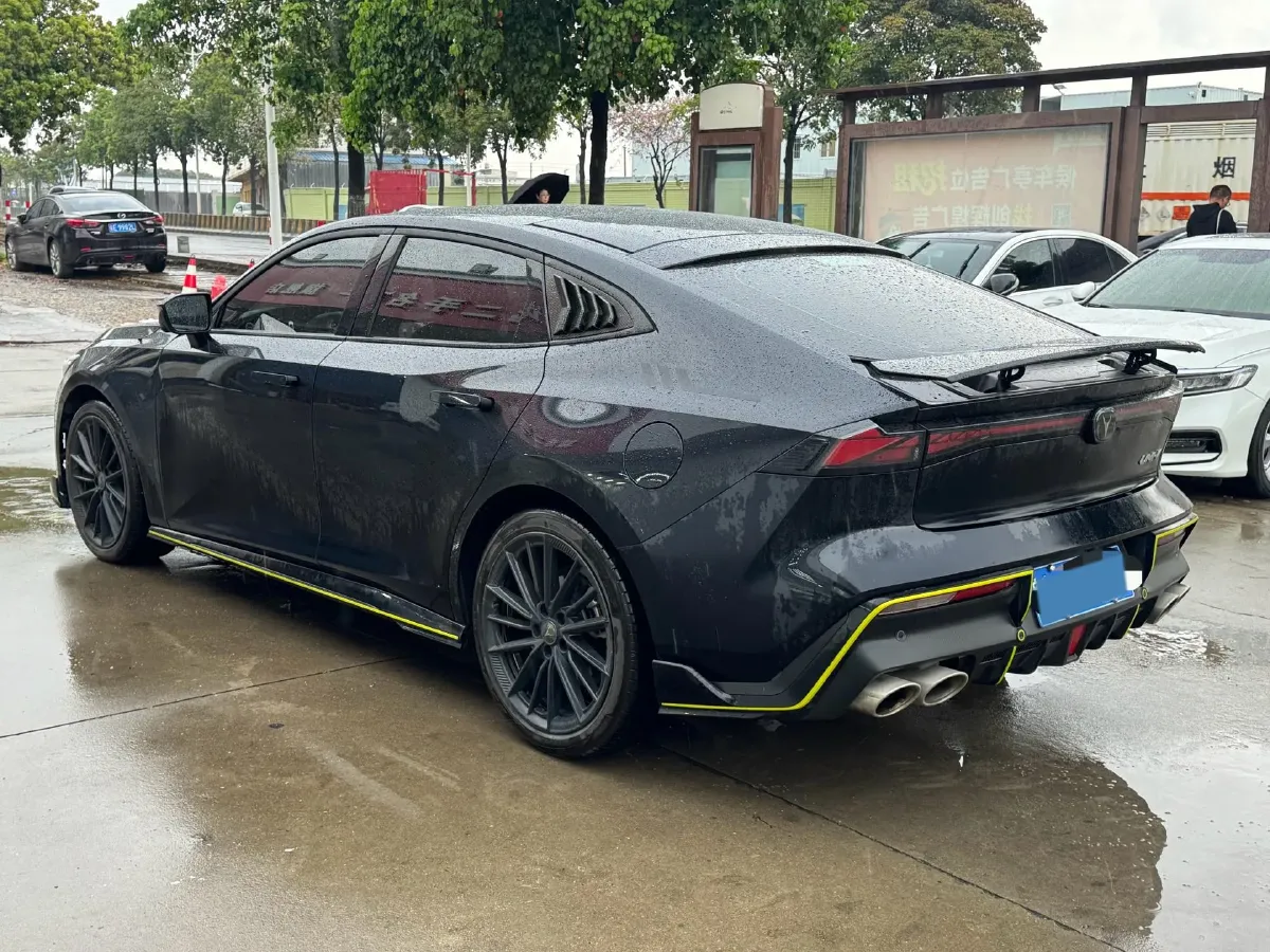 2022 ChangAn UNI-V 1.5T 188HP L4 7DCT,autocango,china used car exporter,china ev exporter,chinese used car exporter,chinese used ev exporter