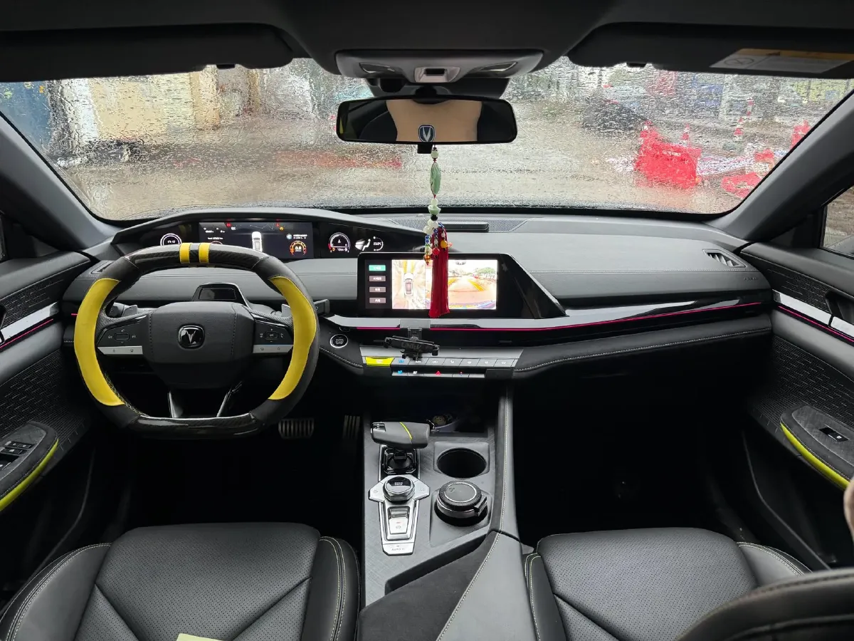 2022 ChangAn UNI-V 1.5T 188HP L4 7DCT,autocango,china used car exporter,china ev exporter,chinese used car exporter,chinese used ev exporter