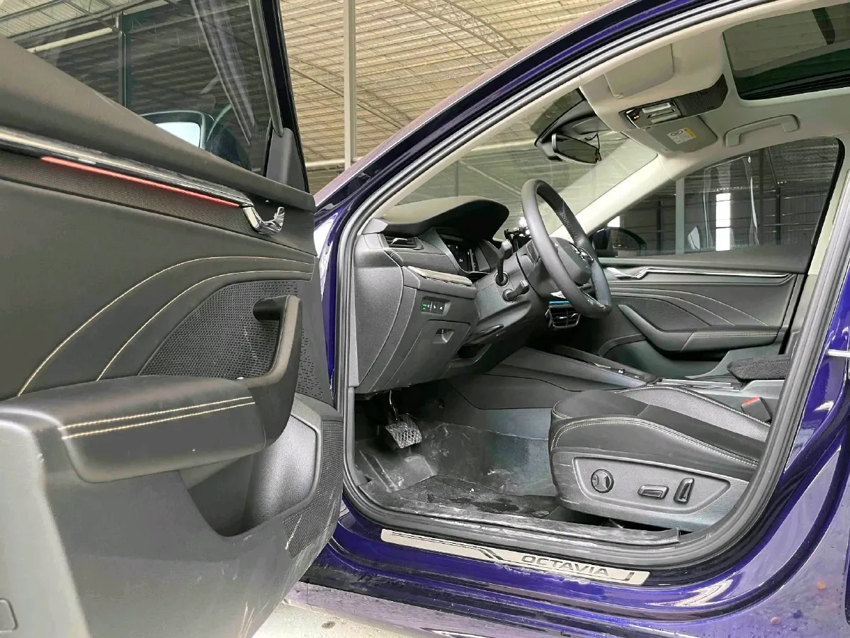 2022 Skoda Octavia 1.4T 150HP L4 7DCT,autocango,china used car exporter,china ev exporter,chinese used car exporter,chinese used ev exporter