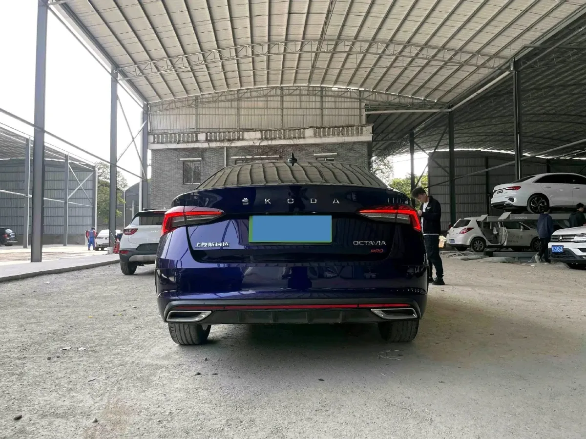 2022 Skoda Octavia 1.4T 150HP L4 7DCT,autocango,china used car exporter,china ev exporter,chinese used car exporter,chinese used ev exporter