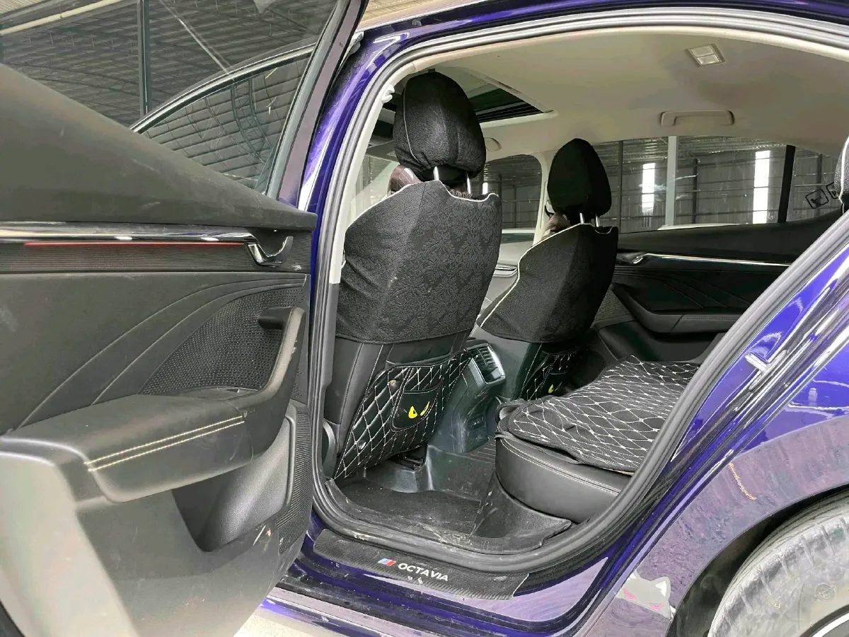 2022 Skoda Octavia 1.4T 150HP L4 7DCT,autocango,china used car exporter,china ev exporter,chinese used car exporter,chinese used ev exporter