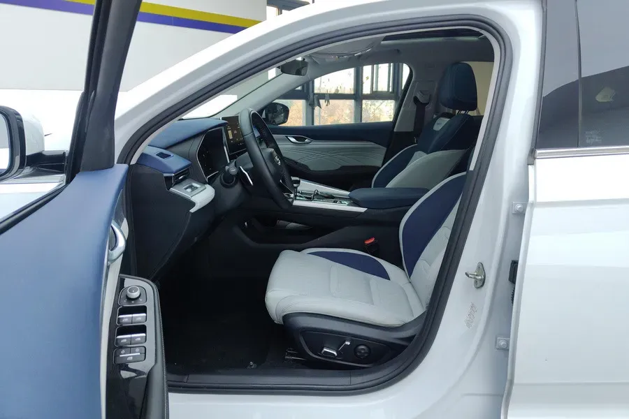 2021 Geely Preface 2.0T 190HP L4 7DCT,autocango,china used car exporter,china ev exporter,chinese used car exporter,chinese used ev exporter