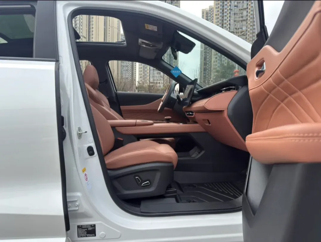 2024 ChangAn UNI-Z 1.5L 98HP L4 E-CVT PHEV 18.4KWH,autocango,china used car exporter,china ev exporter,chinese used car exporter,chinese used ev exporter