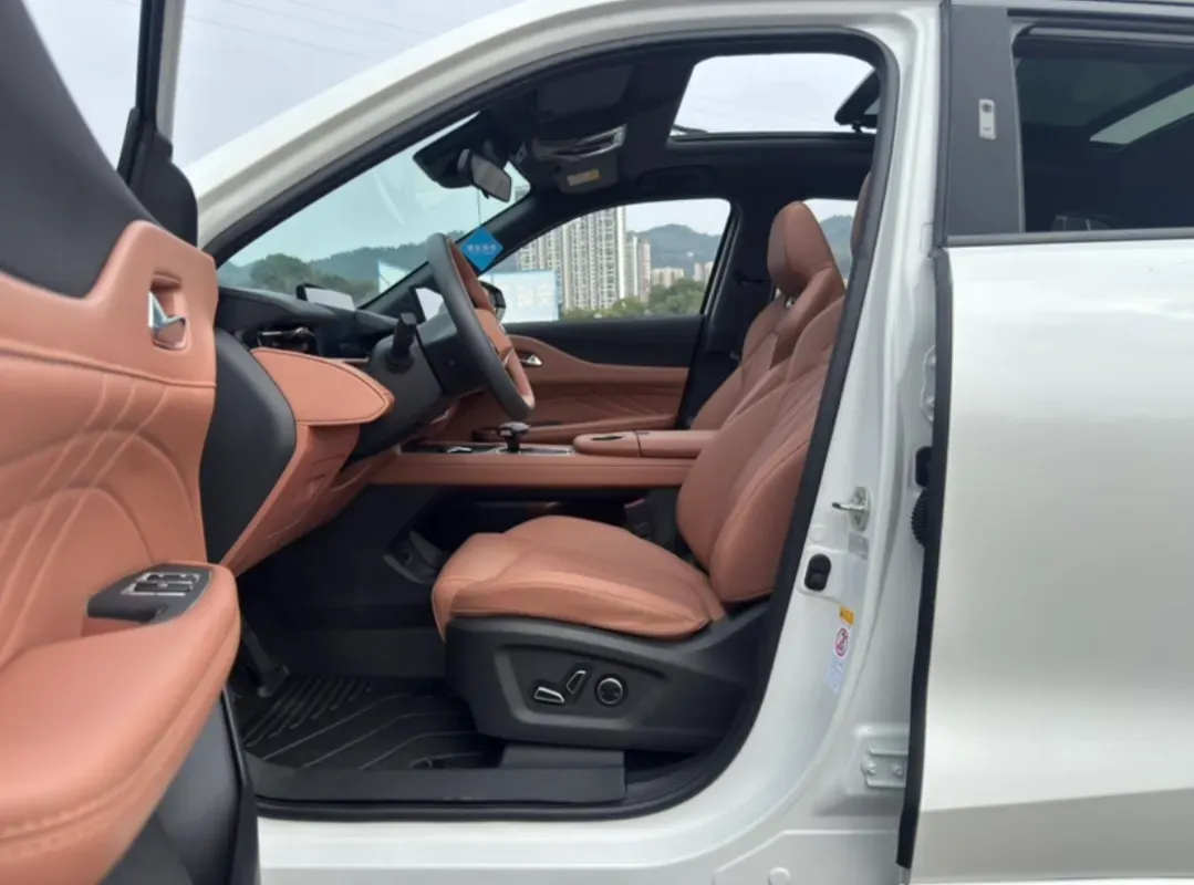 2024 ChangAn UNI-Z 1.5L 98HP L4 E-CVT PHEV 18.4KWH,autocango,china used car exporter,china ev exporter,chinese used car exporter,chinese used ev exporter