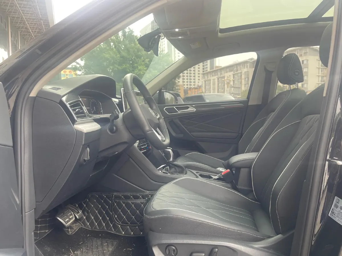 2024 Volkswagen Tiguan L 2.0T 186HP L4 7DCT,autocango,china used car exporter,china ev exporter,chinese used car exporter,chinese used ev exporter