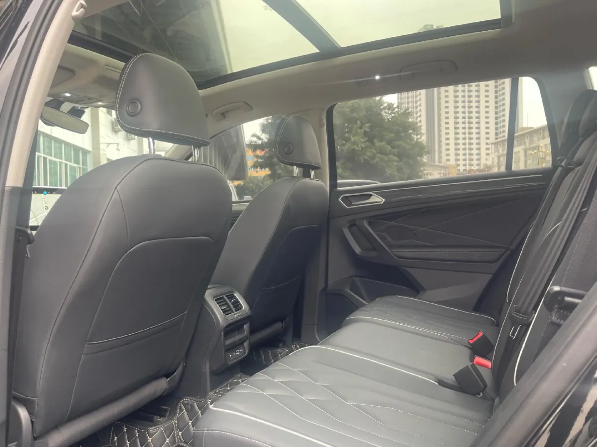 2024 Volkswagen Tiguan L 2.0T 186HP L4 7DCT,autocango,china used car exporter,china ev exporter,chinese used car exporter,chinese used ev exporter