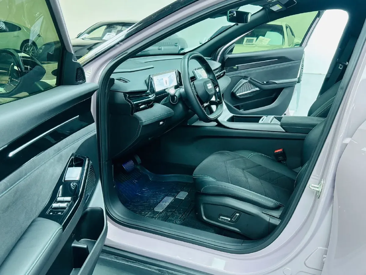 2024 Geely Galaxy L6 1.5T 163HP L4 3DHT PHEV,autocango,china used car exporter,china ev exporter,chinese used car exporter,chinese used ev exporter