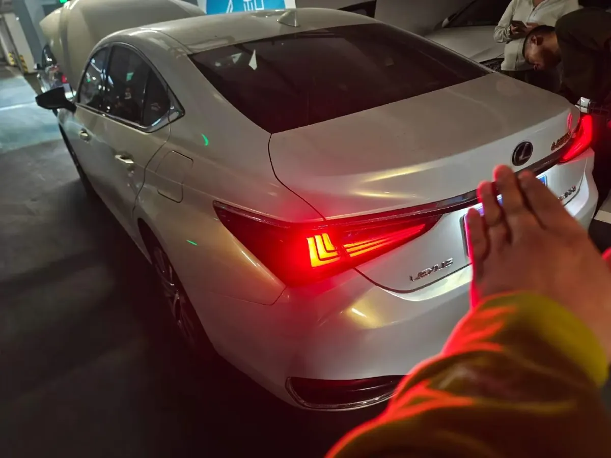 2020 Lexus ES 2.0L 173HP L4 CVT,autocango,china used car exporter,china ev exporter,chinese used car exporter,chinese used ev exporter