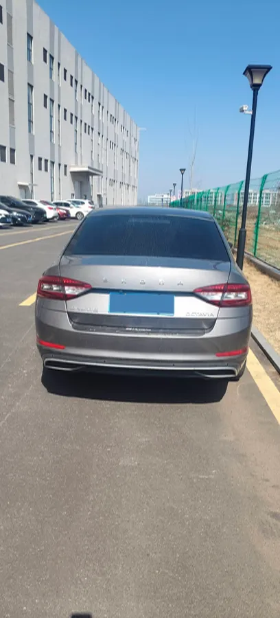 2019 Skoda Octavia 1.5L 116HP L4 6AT,autocango,china used car exporter,china ev exporter,chinese used car exporter,chinese used ev exporter