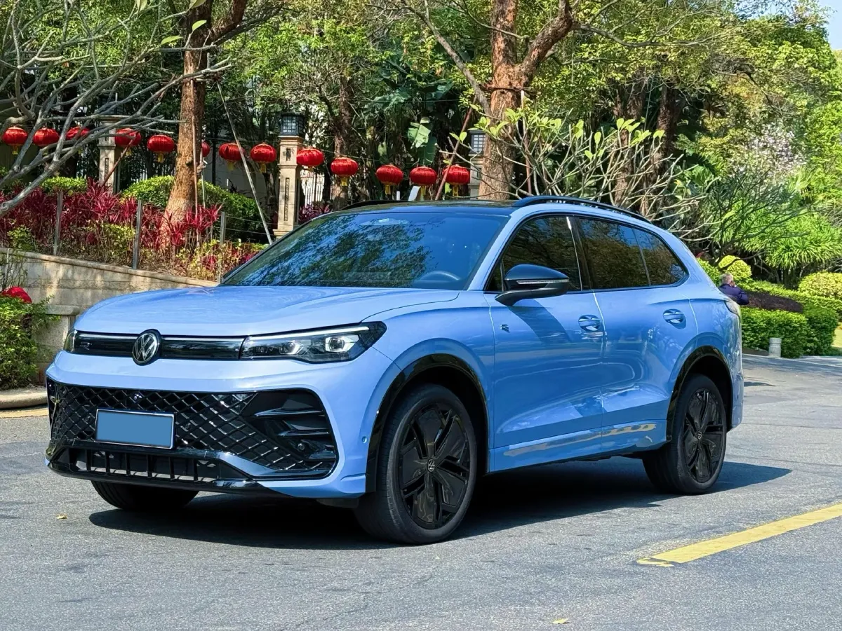 2024 Volkswagen Tiguan L 2.0T 220HP L4 7DCT,autocango,china used car exporter,china ev exporter,chinese used car exporter,chinese used ev exporter