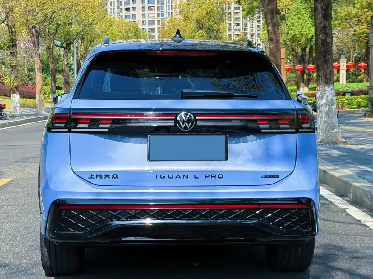 2024 Volkswagen Tiguan L 2.0T 220HP L4 7DCT,autocango,china used car exporter,china ev exporter,chinese used car exporter,chinese used ev exporter