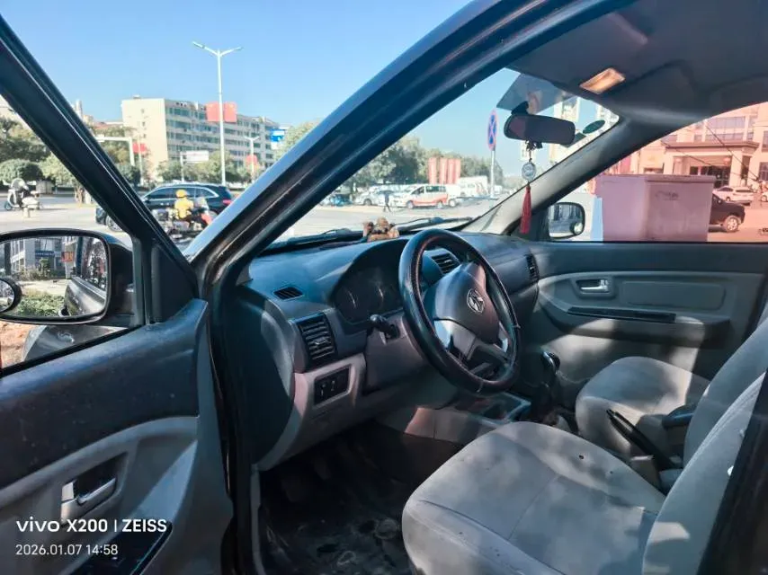 2014 WuLing HongGuang 1.5L 112HP L4 5MT,autocango,china used car exporter,china ev exporter,chinese used car exporter,chinese used ev exporter