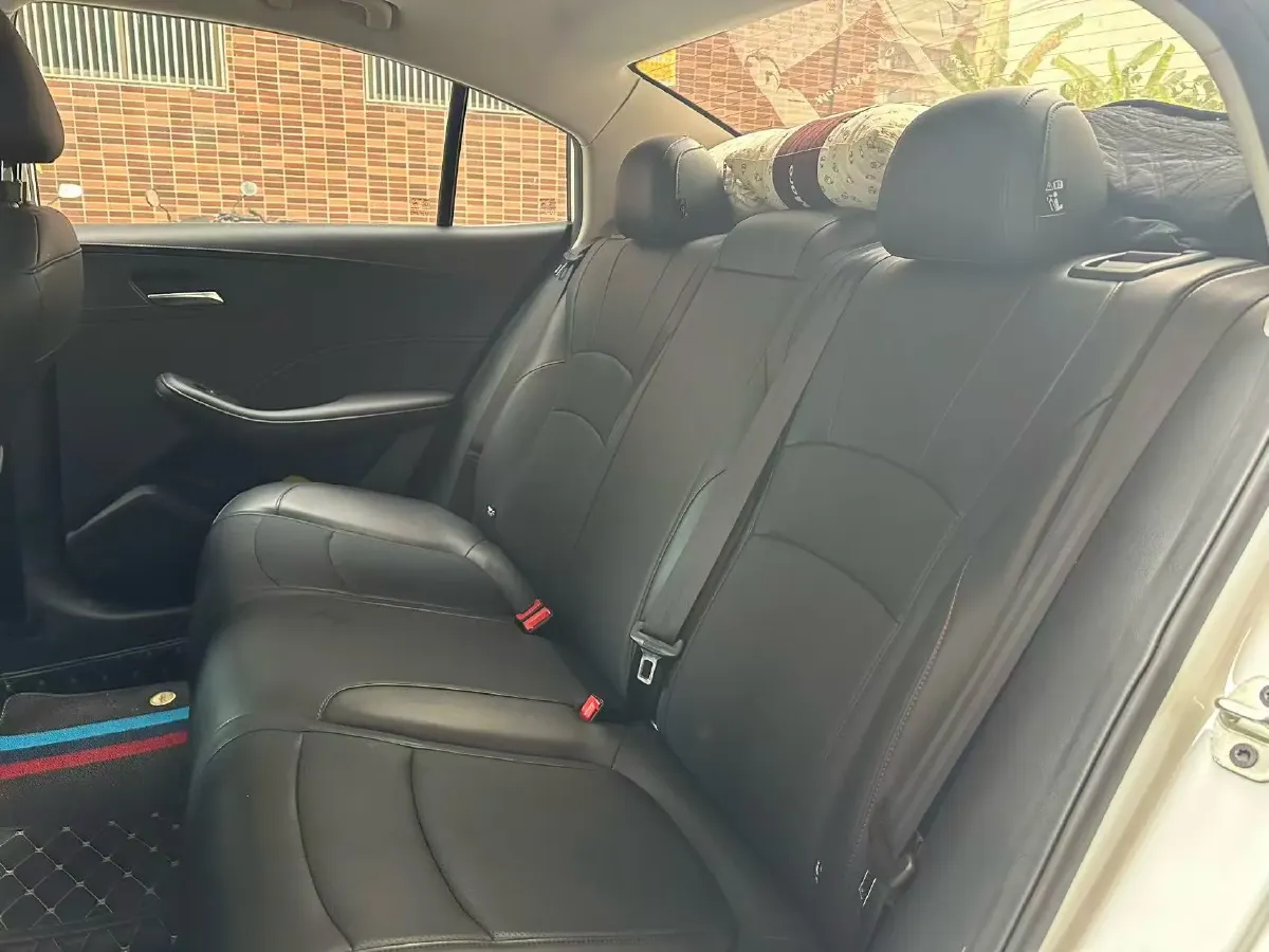 2023 Roewe i5 1.5L 129HP L4 CVT,autocango,china used car exporter,china ev exporter,chinese used car exporter,chinese used ev exporter